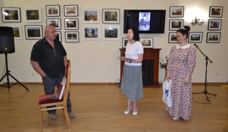 Пензенский краевед подарил Литературному музею ценные фотографии
