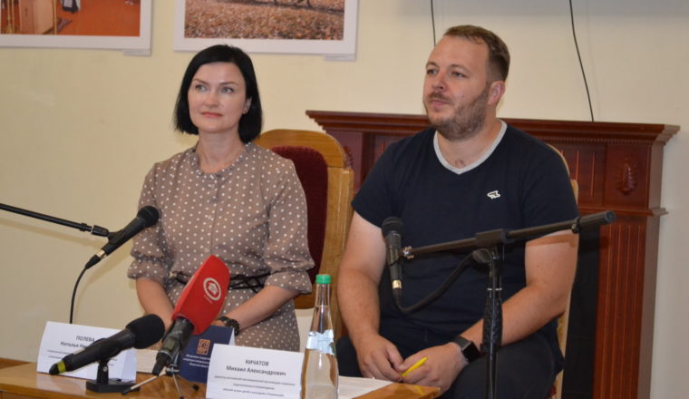 В школьных автобусах будут демонстрировать видеоролики Литературного музея