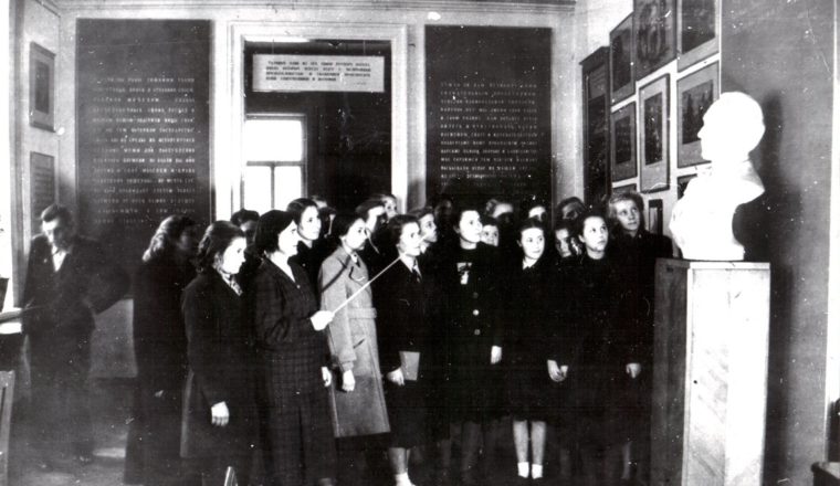 В музее А.Н.Радищева работает фотовыставка «Краткий миг вечности»