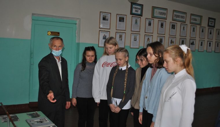 С музеем А.Н. Радищева изучают старинные фотографии