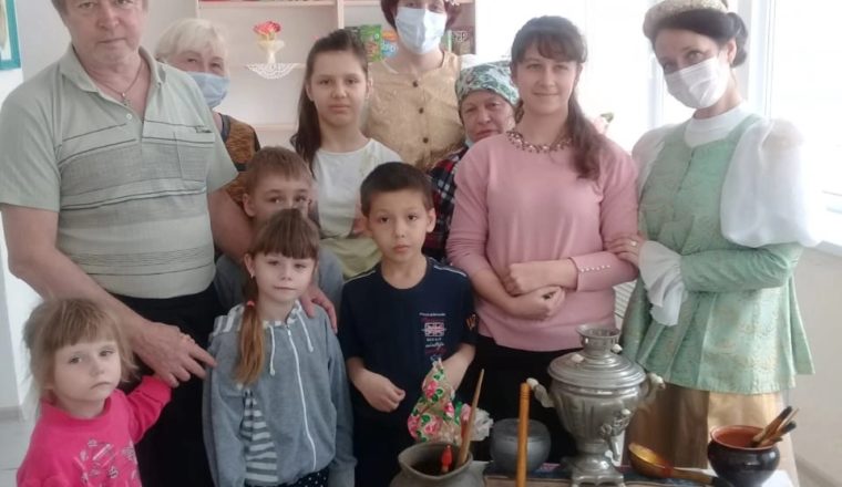 С «Приметами милой старины» ознакомились эвакуированные жители Донбасса