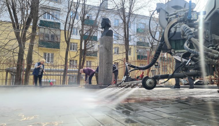 Благоустроена территория у бюста Белинского