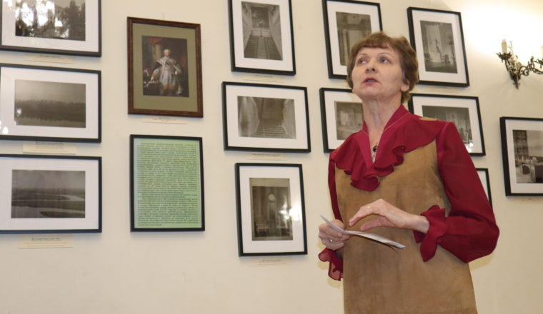 В Литературном музее открылась фотовыставка «Путь к надежде», посвящённая усадьбе Куракиных Надеждино