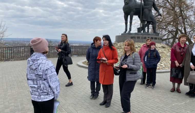 Экскурсовод Литературного музея выбрала лучших экскурсоводов среди школьников