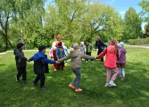 С музеем А.Н. Радищева играют в подвижные игры