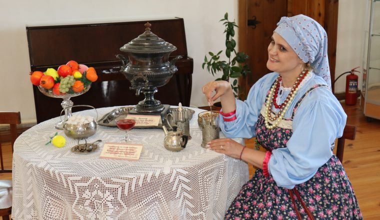 В Литературном музее покажут самовары и гармоники