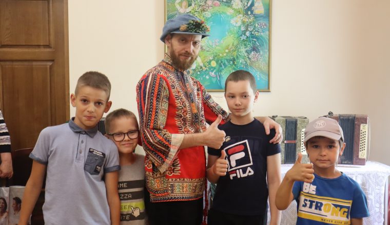 В Литературном музее школьники отправились в путешествие по сказкам Пушкина