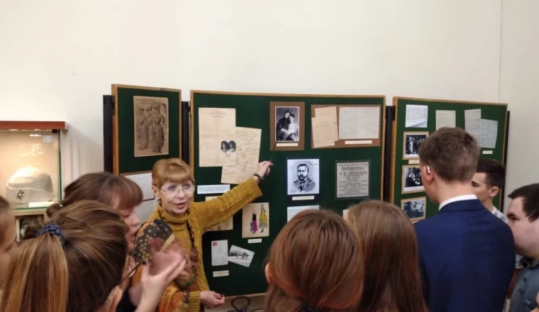 Студентов-медиков заинтересовала история жены писателя