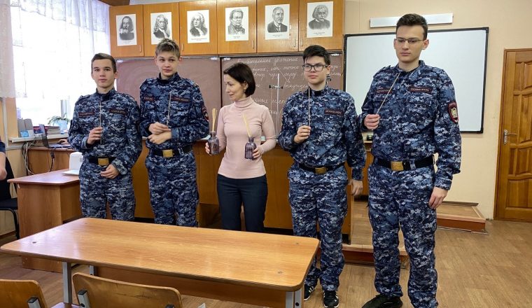 Сотрудники музея А.И. Куприна знакомят школьников с «Ароматами из прошлого»