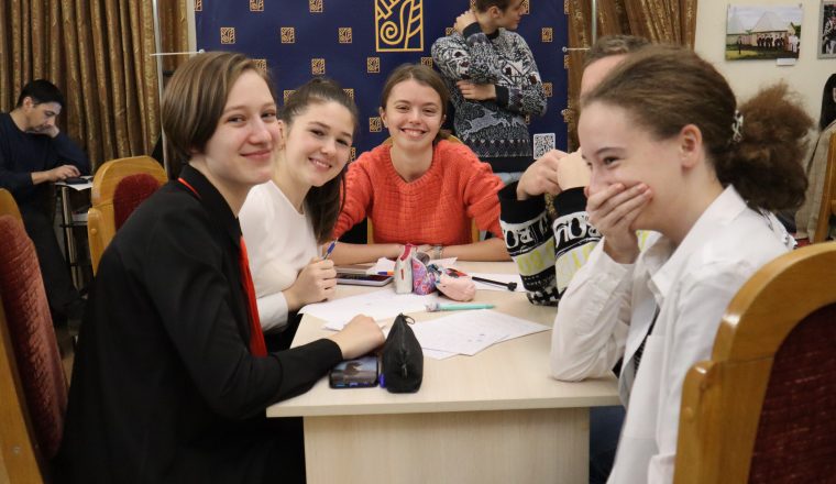 Стартовала серия игр «Что? Где? Когда?» Кубка Литературного музея