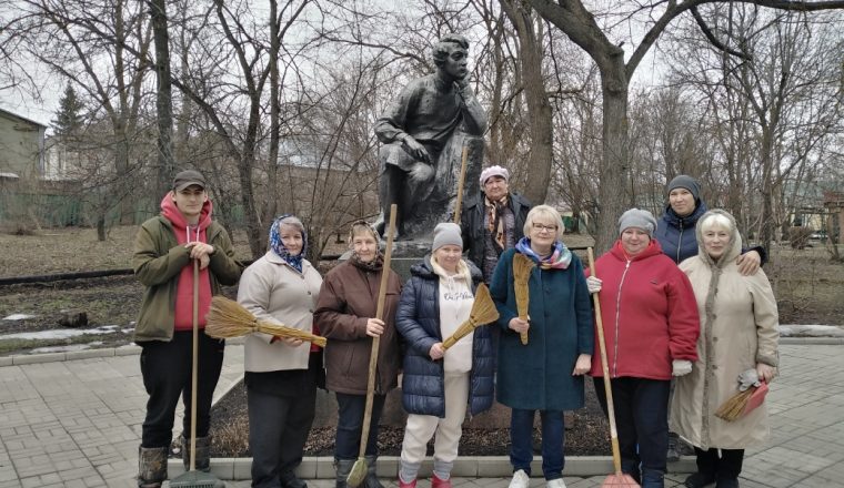 На территории музея-усадьбы  В.Г. Белинского продолжаются весенние работы