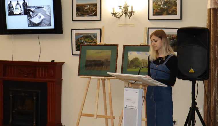 В Литературном музее студентам рассказали о событиях Великой Отечественной войны и о ситуации в современном мире