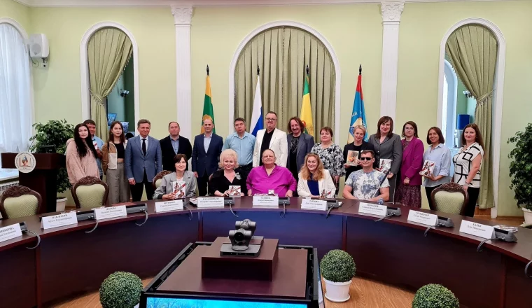 Литературный музей представил фондовое издание на презентации книг к 140-летию Федора Гладкова