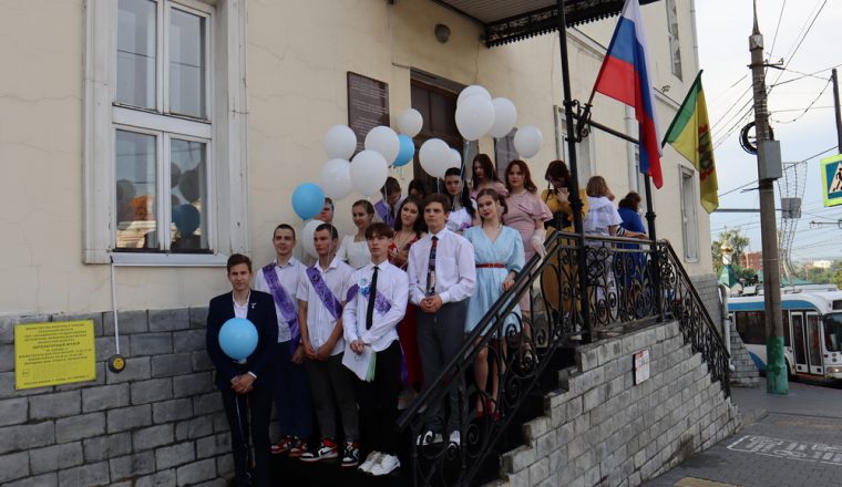 Литературный музей распахнул свои двери для выпускников православной гимназии