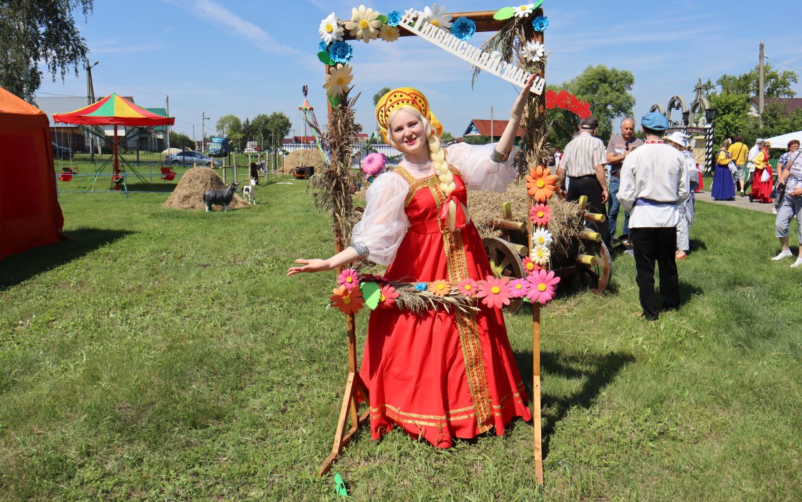 Тихвинская ярмарка” собирает в Радищево всё больше людей | 08.07.2023 |  Пенза - БезФормата