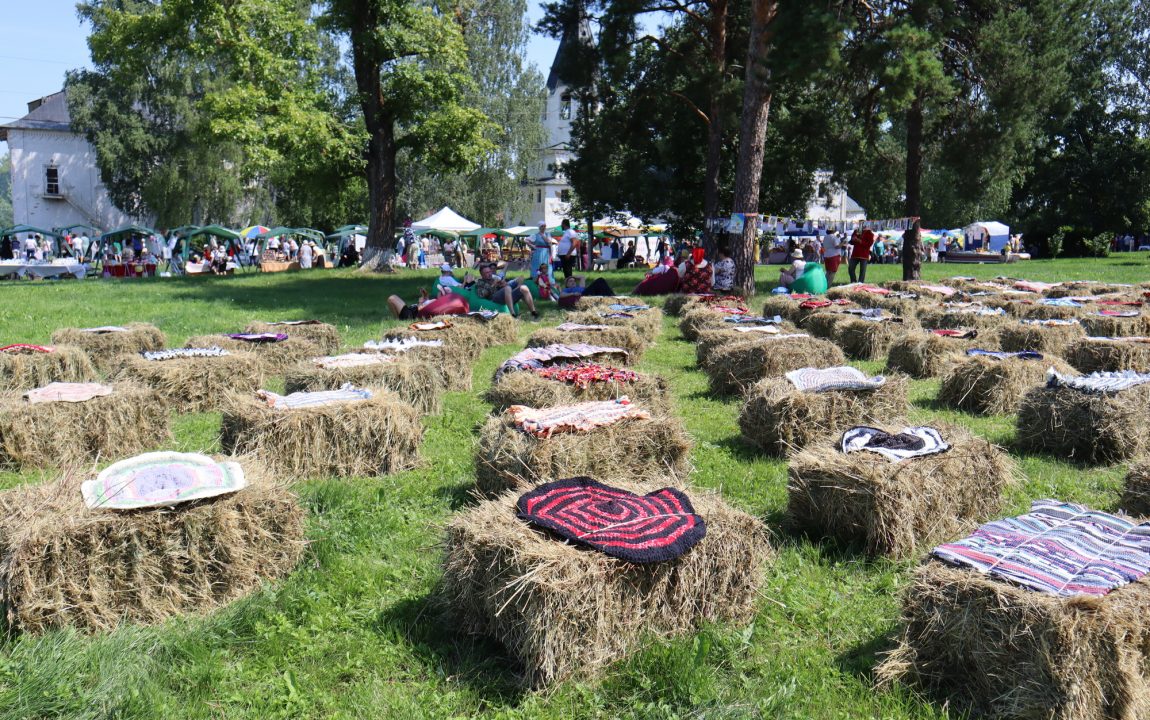 “ТИХВИНСКАЯ ЯРМАРКА” СОБИРАЕТ В РАДИЩЕВО ВСЁ БОЛЬШЕ ЛЮДЕЙ