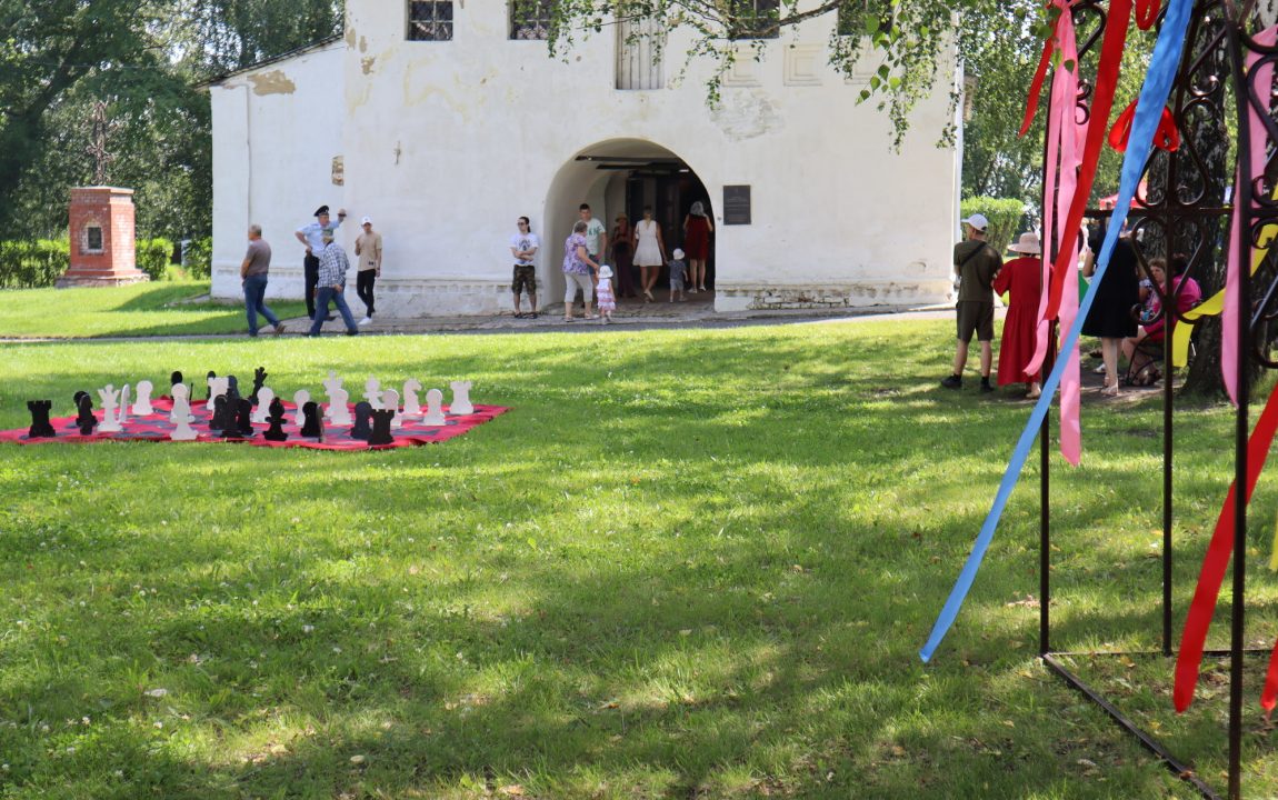 “ТИХВИНСКАЯ ЯРМАРКА” СОБИРАЕТ В РАДИЩЕВО ВСЁ БОЛЬШЕ ЛЮДЕЙ