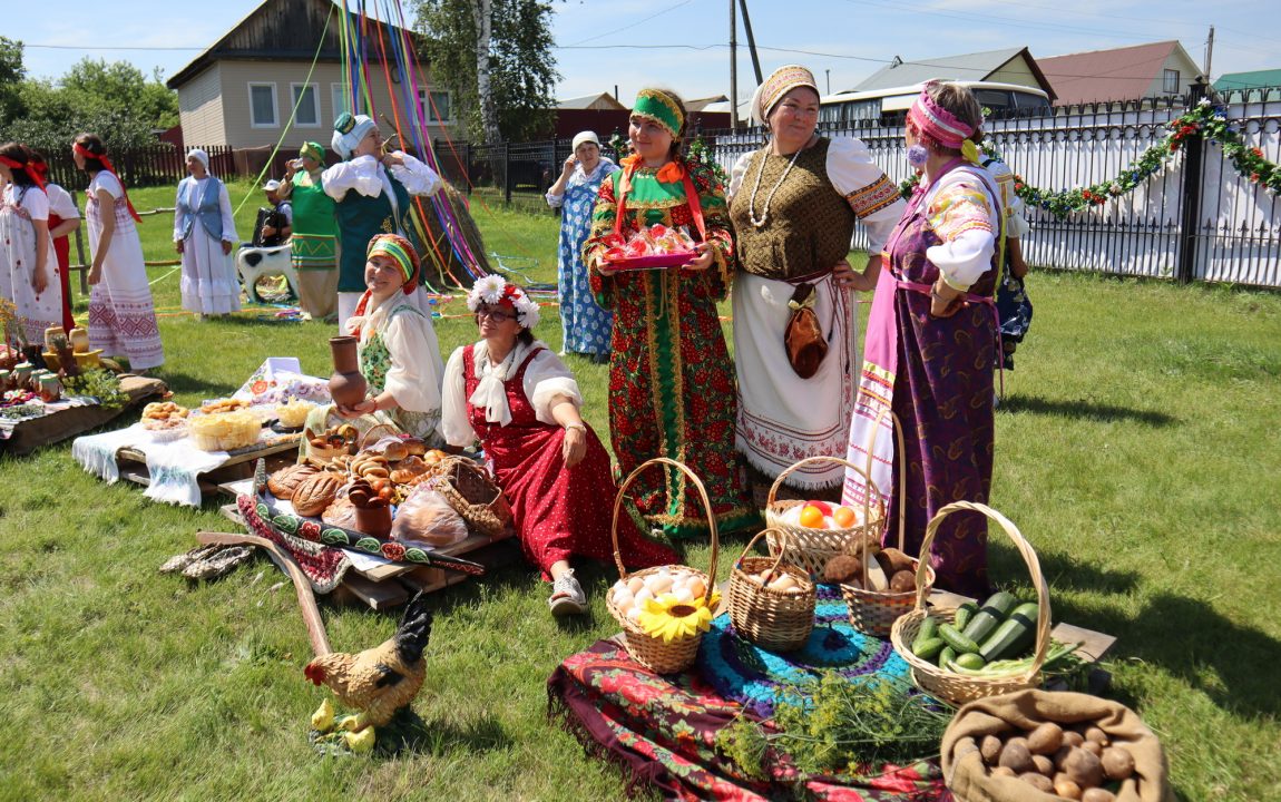 “ТИХВИНСКАЯ ЯРМАРКА” СОБИРАЕТ В РАДИЩЕВО ВСЁ БОЛЬШЕ ЛЮДЕЙ