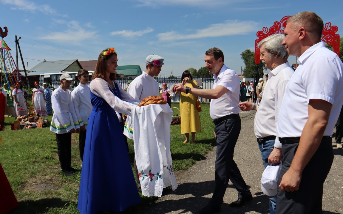 “ТИХВИНСКАЯ ЯРМАРКА” СОБИРАЕТ В РАДИЩЕВО ВСЁ БОЛЬШЕ ЛЮДЕЙ
