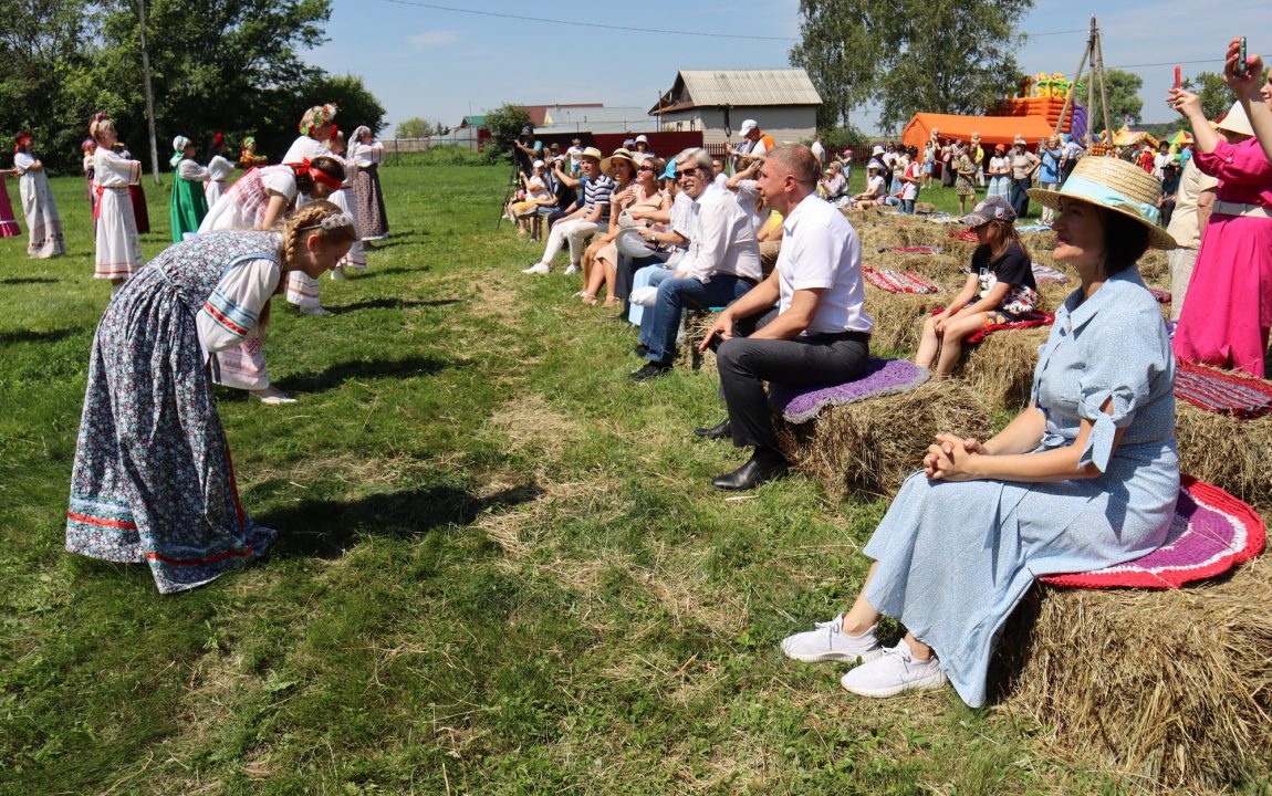 “ТИХВИНСКАЯ ЯРМАРКА” СОБИРАЕТ В РАДИЩЕВО ВСЁ БОЛЬШЕ ЛЮДЕЙ