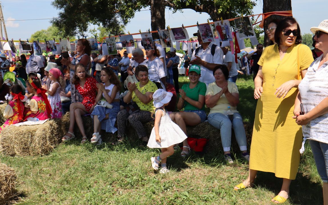 “ТИХВИНСКАЯ ЯРМАРКА” СОБИРАЕТ В РАДИЩЕВО ВСЁ БОЛЬШЕ ЛЮДЕЙ