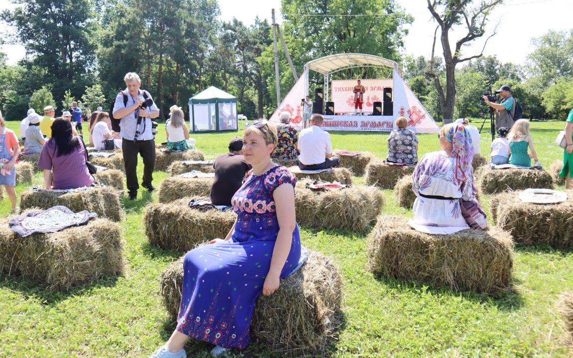 “ТИХВИНСКАЯ ЯРМАРКА” СОБИРАЕТ В РАДИЩЕВО ВСЁ БОЛЬШЕ ЛЮДЕЙ