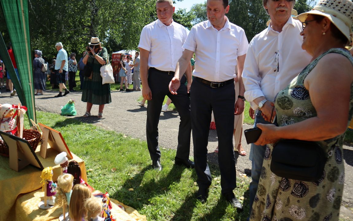 “ТИХВИНСКАЯ ЯРМАРКА” СОБИРАЕТ В РАДИЩЕВО ВСЁ БОЛЬШЕ ЛЮДЕЙ