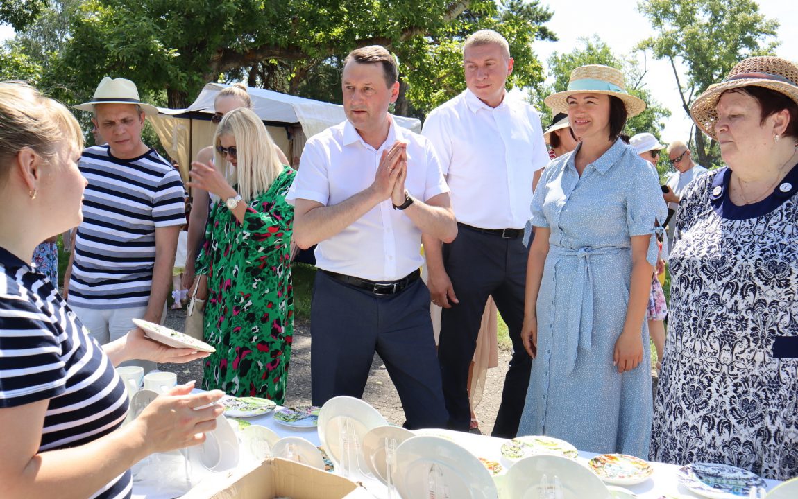 “ТИХВИНСКАЯ ЯРМАРКА” СОБИРАЕТ В РАДИЩЕВО ВСЁ БОЛЬШЕ ЛЮДЕЙ