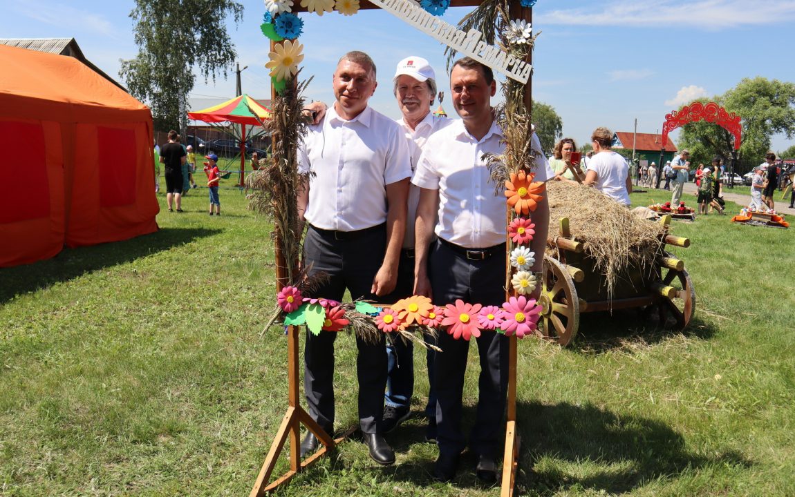 “ТИХВИНСКАЯ ЯРМАРКА” СОБИРАЕТ В РАДИЩЕВО ВСЁ БОЛЬШЕ ЛЮДЕЙ