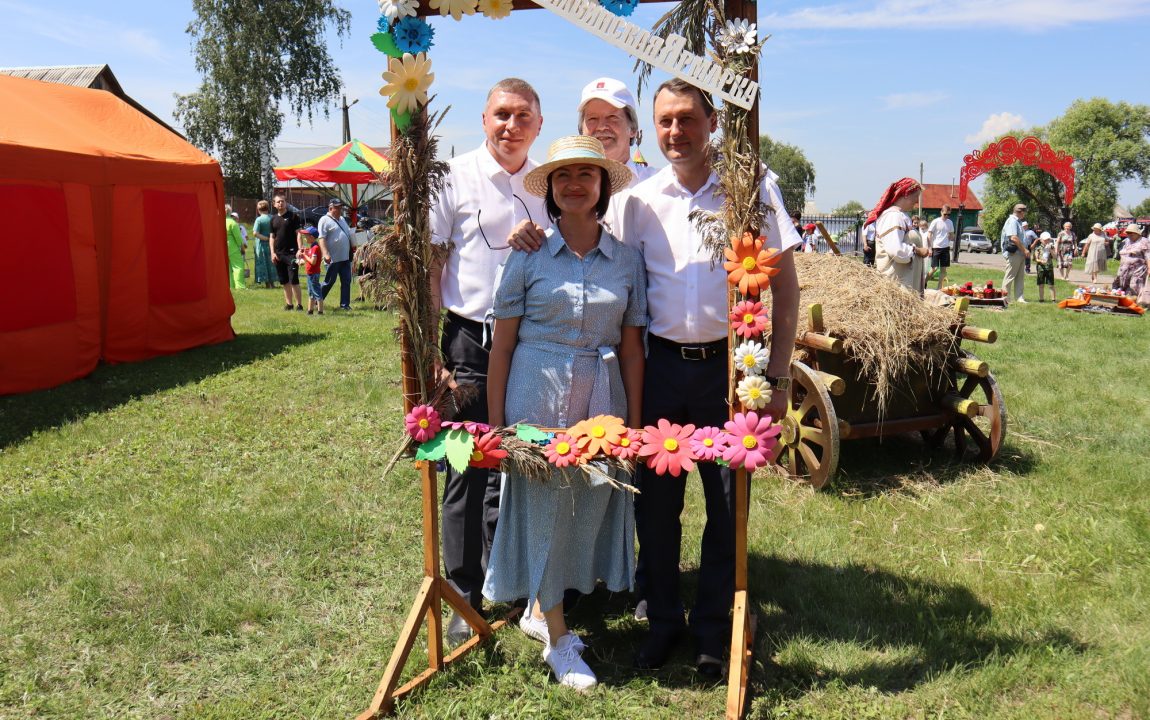 “ТИХВИНСКАЯ ЯРМАРКА” СОБИРАЕТ В РАДИЩЕВО ВСЁ БОЛЬШЕ ЛЮДЕЙ