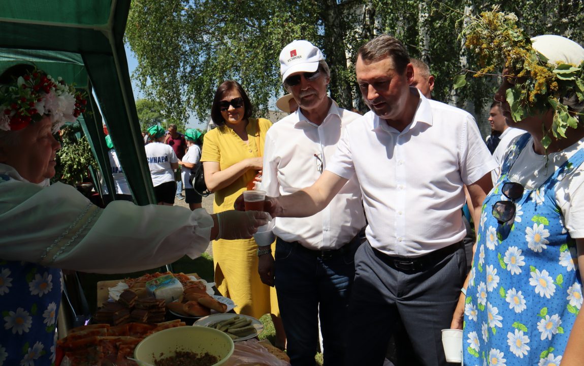 “ТИХВИНСКАЯ ЯРМАРКА” СОБИРАЕТ В РАДИЩЕВО ВСЁ БОЛЬШЕ ЛЮДЕЙ