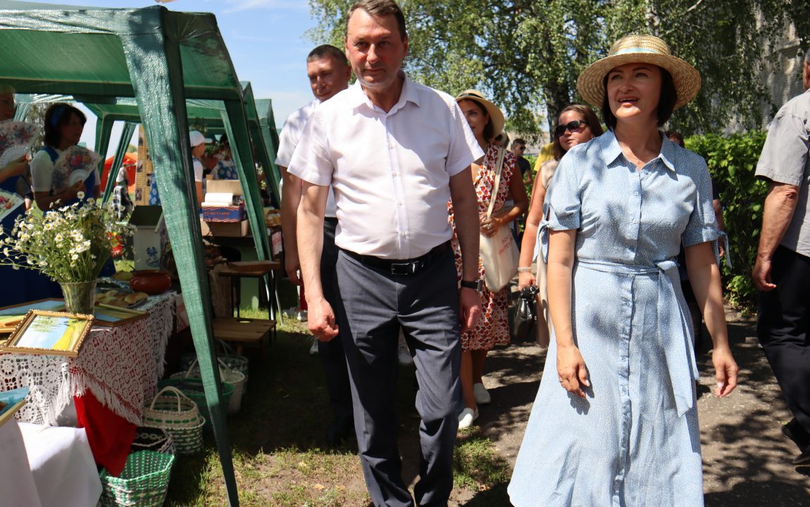 “ТИХВИНСКАЯ ЯРМАРКА” СОБИРАЕТ В РАДИЩЕВО ВСЁ БОЛЬШЕ ЛЮДЕЙ