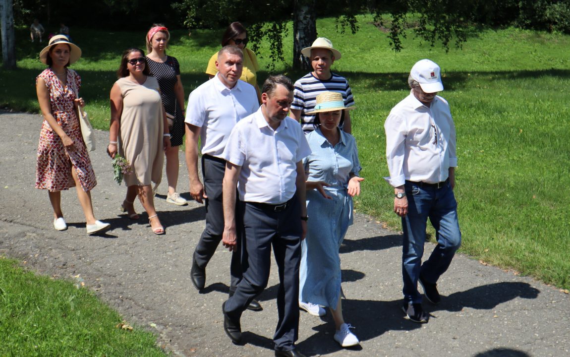 “ТИХВИНСКАЯ ЯРМАРКА” СОБИРАЕТ В РАДИЩЕВО ВСЁ БОЛЬШЕ ЛЮДЕЙ