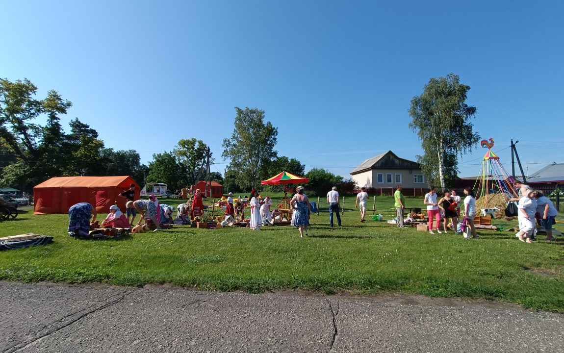 “ТИХВИНСКАЯ ЯРМАРКА” СОБИРАЕТ В РАДИЩЕВО ВСЁ БОЛЬШЕ ЛЮДЕЙ