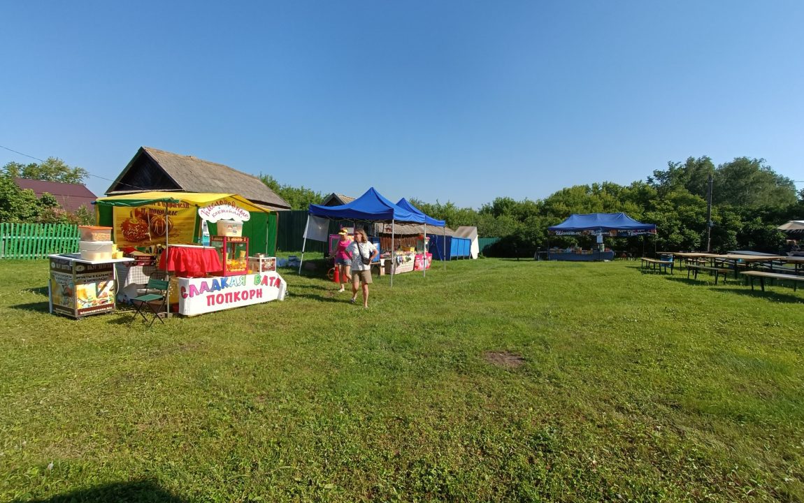 “ТИХВИНСКАЯ ЯРМАРКА” СОБИРАЕТ В РАДИЩЕВО ВСЁ БОЛЬШЕ ЛЮДЕЙ