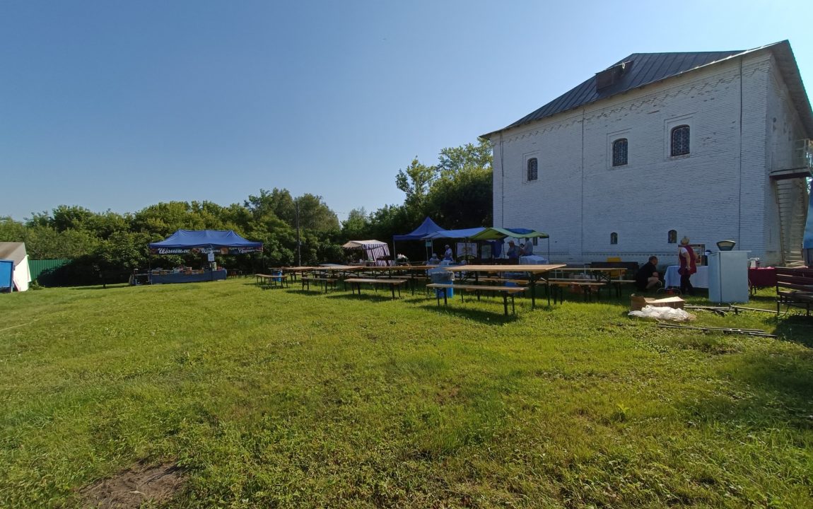 “ТИХВИНСКАЯ ЯРМАРКА” СОБИРАЕТ В РАДИЩЕВО ВСЁ БОЛЬШЕ ЛЮДЕЙ