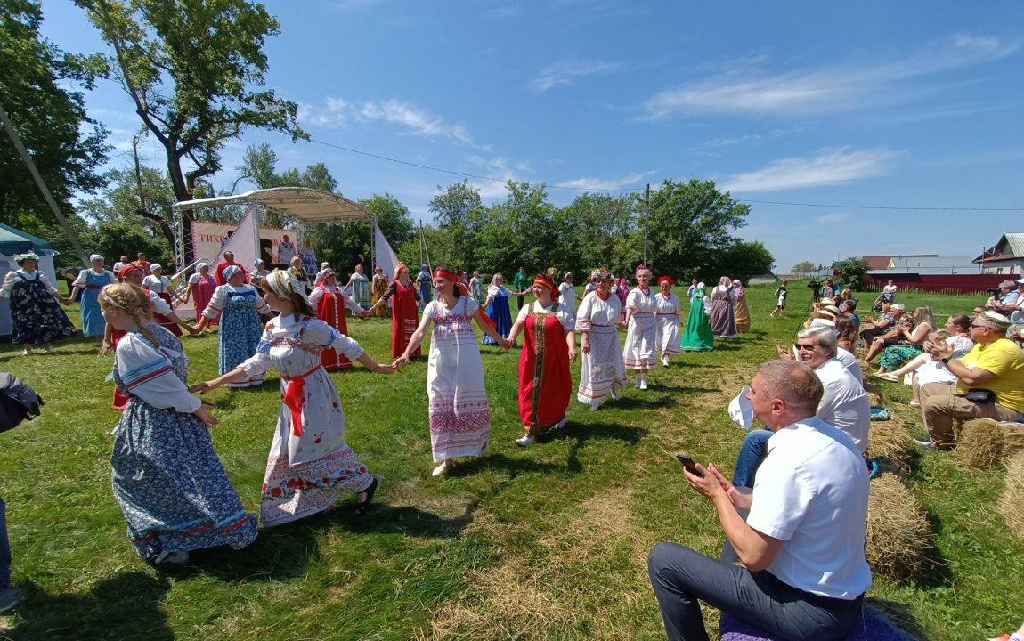 “ТИХВИНСКАЯ ЯРМАРКА” СОБИРАЕТ В РАДИЩЕВО ВСЁ БОЛЬШЕ ЛЮДЕЙ