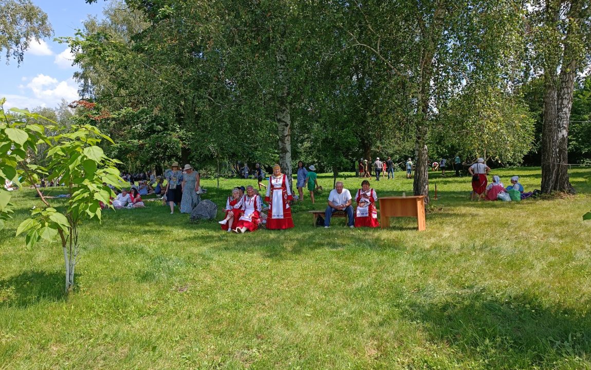 “ТИХВИНСКАЯ ЯРМАРКА” СОБИРАЕТ В РАДИЩЕВО ВСЁ БОЛЬШЕ ЛЮДЕЙ