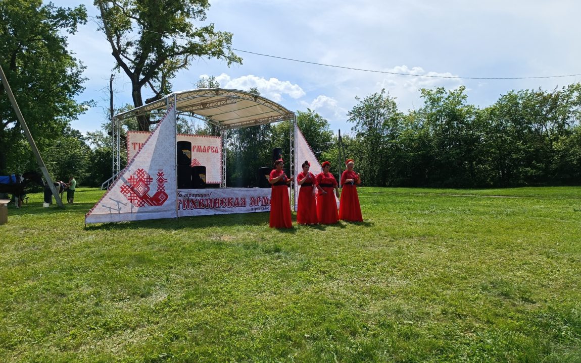 “ТИХВИНСКАЯ ЯРМАРКА” СОБИРАЕТ В РАДИЩЕВО ВСЁ БОЛЬШЕ ЛЮДЕЙ