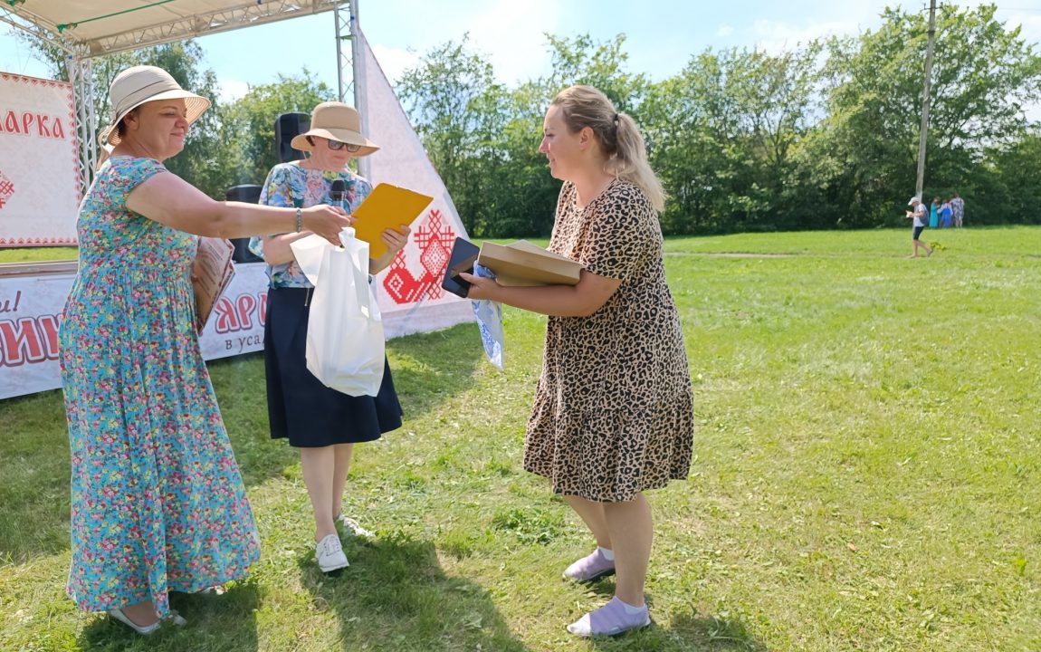 “ТИХВИНСКАЯ ЯРМАРКА” СОБИРАЕТ В РАДИЩЕВО ВСЁ БОЛЬШЕ ЛЮДЕЙ