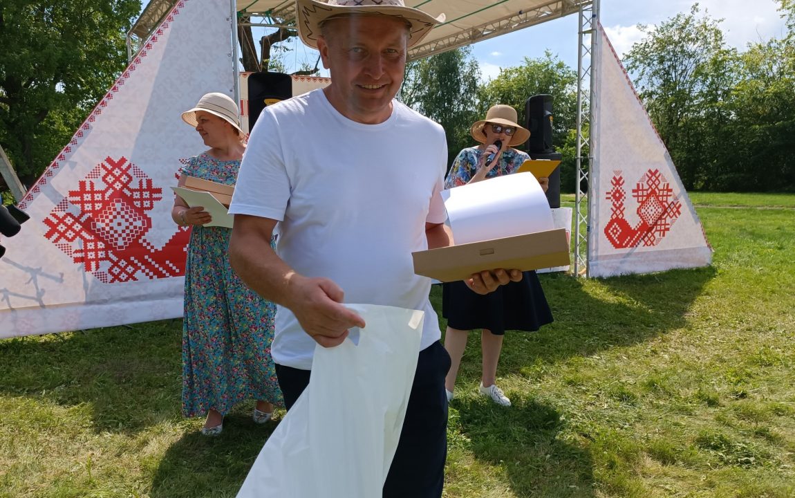 “ТИХВИНСКАЯ ЯРМАРКА” СОБИРАЕТ В РАДИЩЕВО ВСЁ БОЛЬШЕ ЛЮДЕЙ