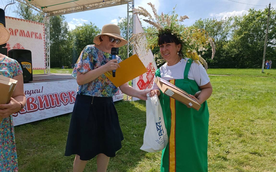 “ТИХВИНСКАЯ ЯРМАРКА” СОБИРАЕТ В РАДИЩЕВО ВСЁ БОЛЬШЕ ЛЮДЕЙ