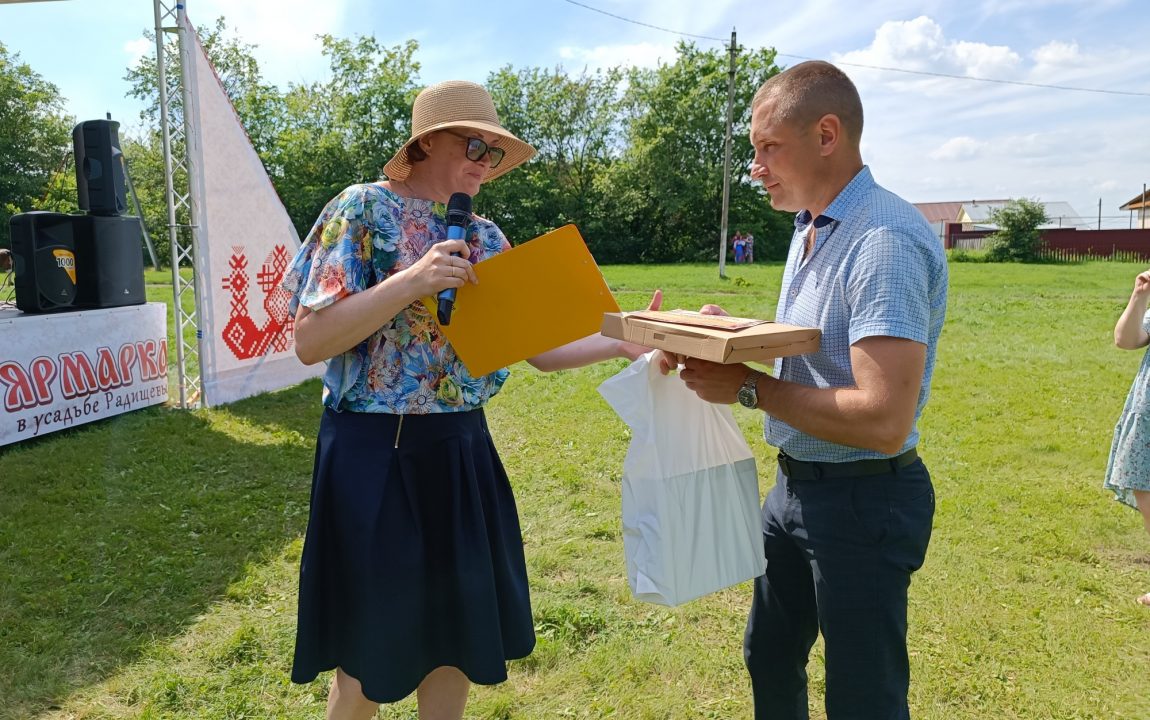 “ТИХВИНСКАЯ ЯРМАРКА” СОБИРАЕТ В РАДИЩЕВО ВСЁ БОЛЬШЕ ЛЮДЕЙ