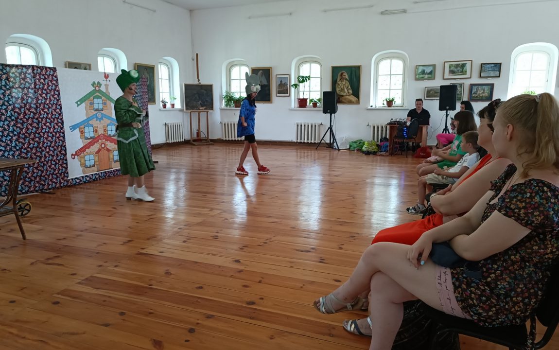 “ТИХВИНСКАЯ ЯРМАРКА” СОБИРАЕТ В РАДИЩЕВО ВСЁ БОЛЬШЕ ЛЮДЕЙ