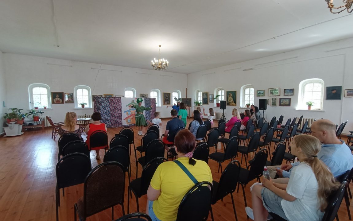 “ТИХВИНСКАЯ ЯРМАРКА” СОБИРАЕТ В РАДИЩЕВО ВСЁ БОЛЬШЕ ЛЮДЕЙ