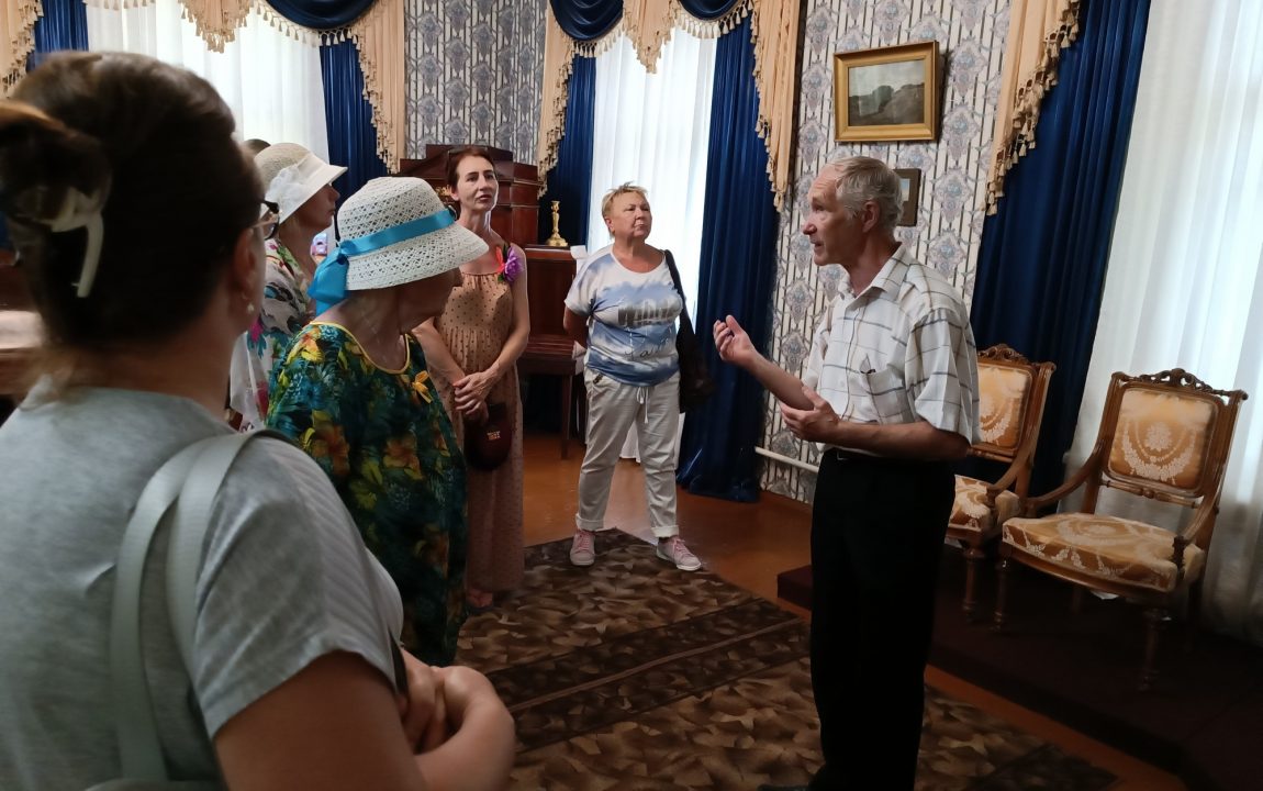 “ТИХВИНСКАЯ ЯРМАРКА” СОБИРАЕТ В РАДИЩЕВО ВСЁ БОЛЬШЕ ЛЮДЕЙ