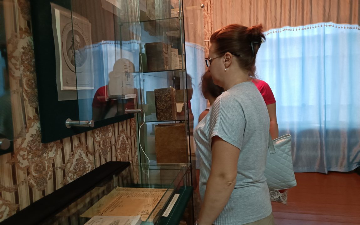 “ТИХВИНСКАЯ ЯРМАРКА” СОБИРАЕТ В РАДИЩЕВО ВСЁ БОЛЬШЕ ЛЮДЕЙ