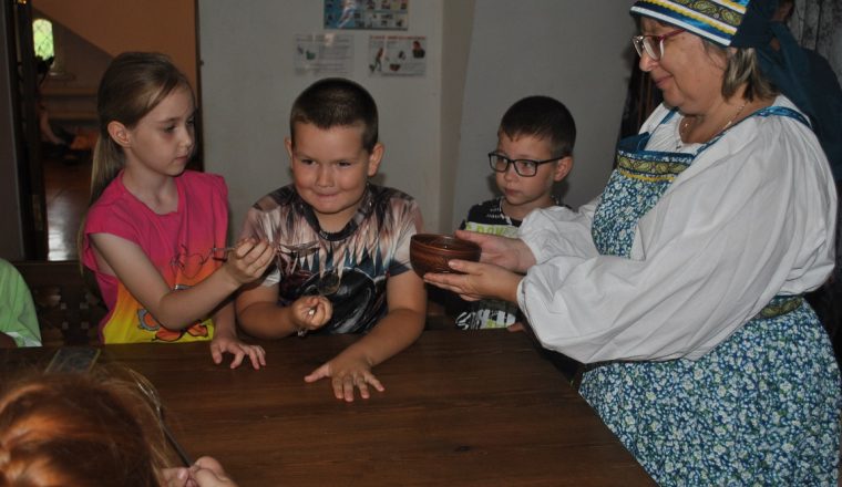 В музее А.Н. Радищева прошел праздник трех спасов