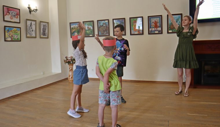 Интерактивная игра «ПРОчтение» собрала детей в Литературном музее