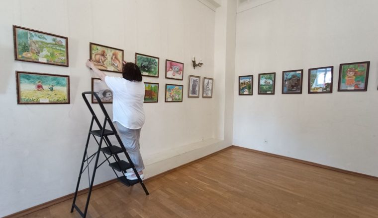 В Литературном музее монтируется новая выставка детских работ из фондов Художественного музея «Арт-Донбасс»
